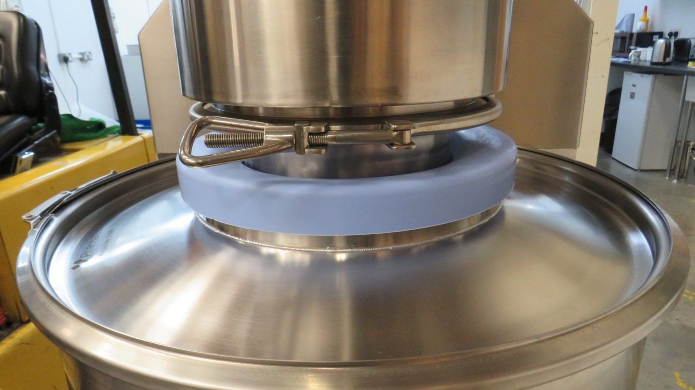 fitted dust cap seal
